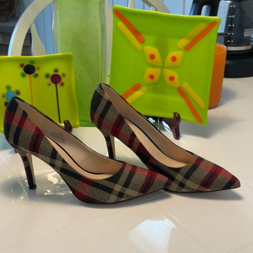 Nine West 7.5M plaid heels